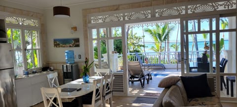 Beachfront superior apartment w/oversized terrace on beautiful  Playa Ballenas