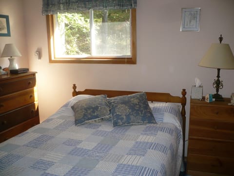 3 bedrooms, in-room safe, iron/ironing board, free WiFi