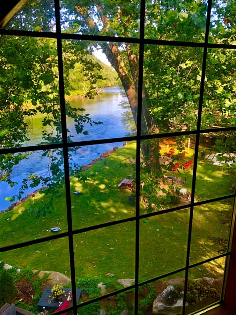 Gorgeous lounging area view, Enjoy year round, private back yard garden beauty.