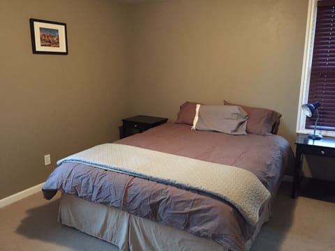 1 bedroom, internet, bed sheets