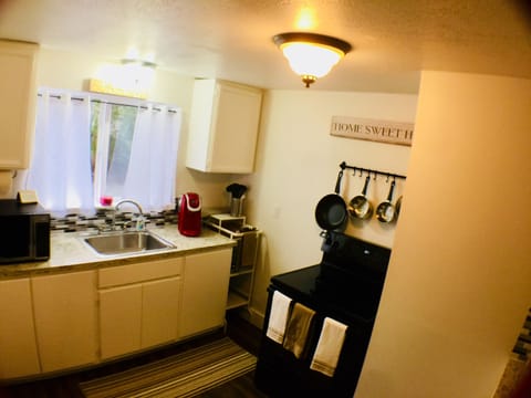 Full Sized Oven/stove with Microwave and Kuerig