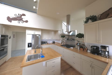 Large Kitchen with plenty of prep space.