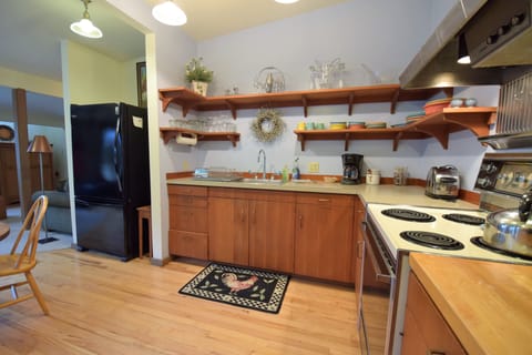 A gourmet kitchen suitable for Thanksgiving Dinner