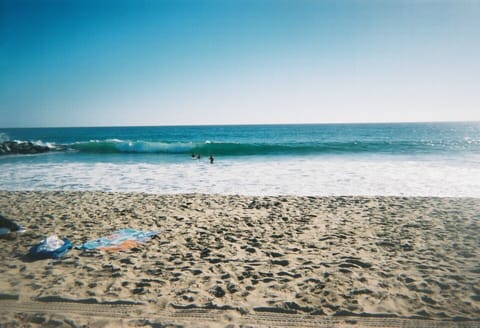 Beach nearby, sun loungers, beach towels