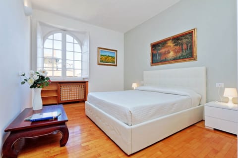 Rome Vacation Rental near Colosseum - Bedroom #1 with King bed