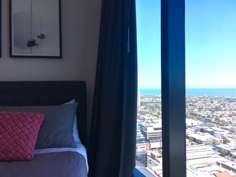 Bed room with sea view