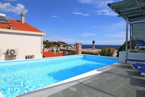 Holiday Home Swimming Pool
