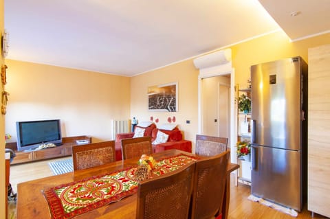 Living room,Dining area