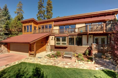 Exterior view of the front of the home.