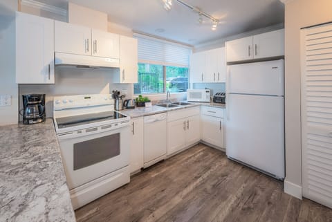 Newly renovated Fully equipped kitchen to help you enjoy your stay.