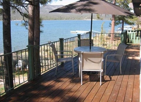 Summer deck: private 400+ sq ft deck w/safety rails to bring in panoramic views