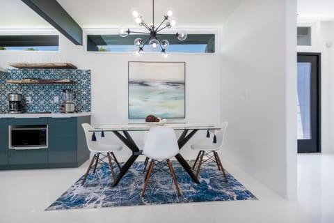 Kitchen breakfast nook