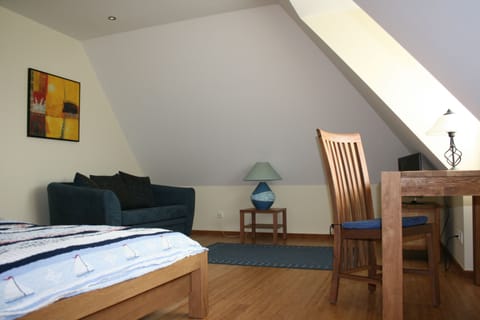 3 bedrooms, iron/ironing board, free WiFi, wheelchair access