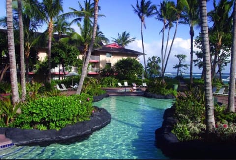 Beautiful Pool with Waterfall and Hot Tub