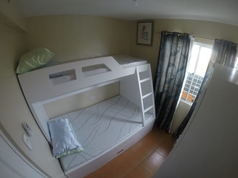 2 bedrooms, bed sheets, wheelchair access