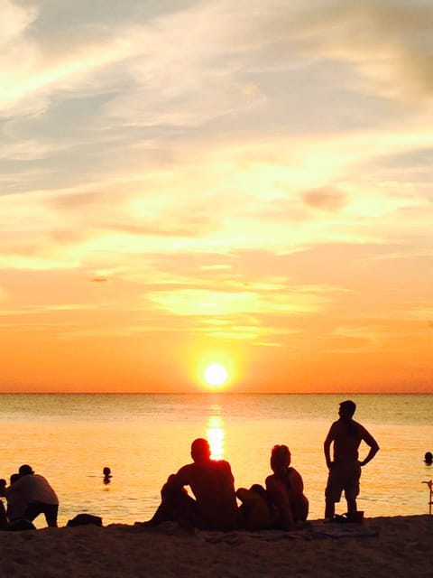 Beach nearby, sun loungers, beach towels