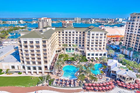 Stay directly on the sands in Clearwater Beach! "The Sandpearl Resort & Spa"