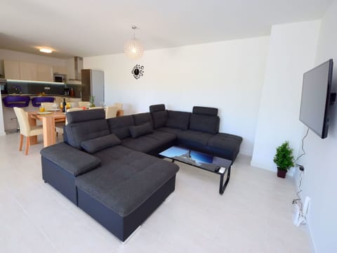 Furniture, Property, Room, Living Room, Interior Design, Floor, Couch, Building, House, Real Estate