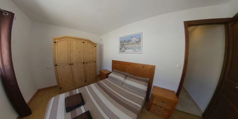 10 bedrooms, in-room safe, iron/ironing board, free WiFi