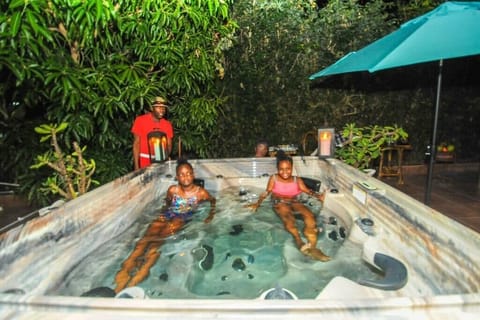 Outdoor spa tub