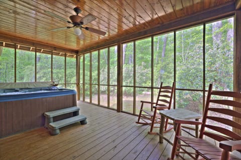 Indoor spa tub