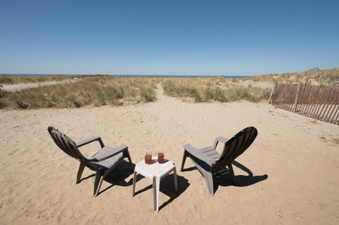 Sun loungers, beach towels