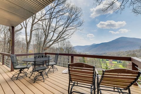 Maggie Valley Vacation Rental | 4BR | 4.5BA | 2,540 Sq Ft | Stairs Required