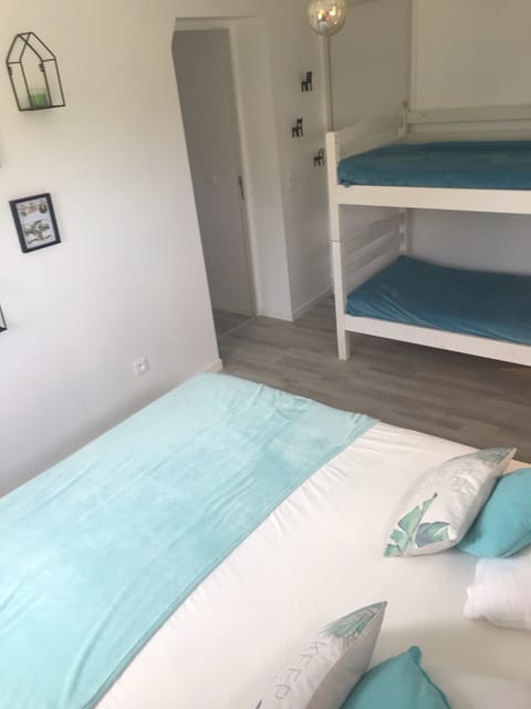 3 bedrooms, iron/ironing board, travel crib