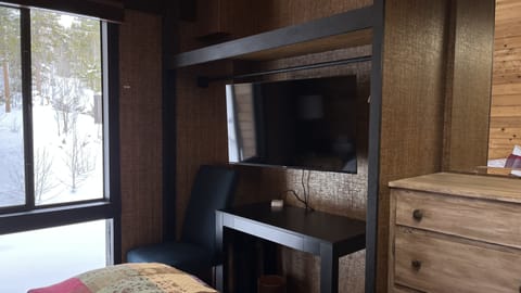 Main floor bedroom 1, Sleep Number Bed, 4K Tv