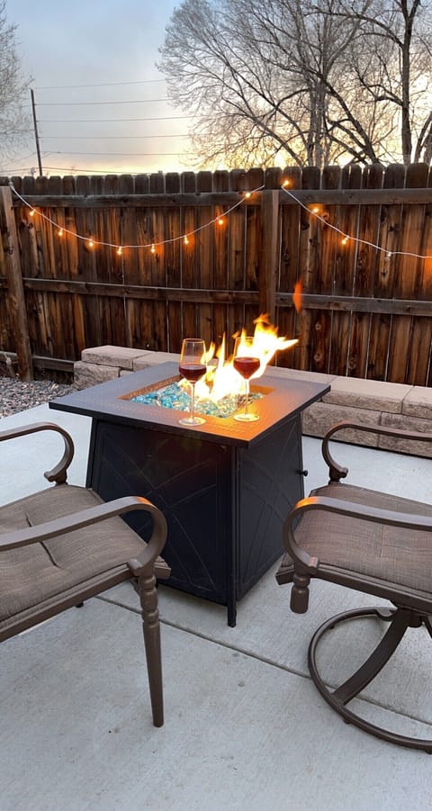 Gas fire pit to cozy around for a glass of wine and gorgeous Colorado sunset!