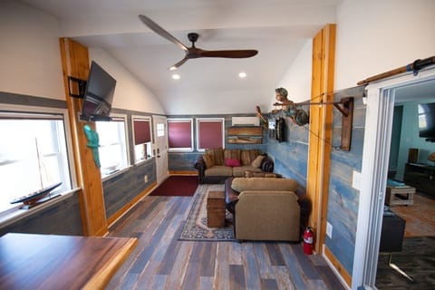 4 season front porch / party / game room!