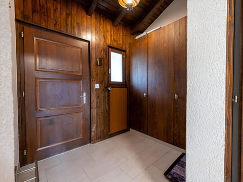 Wood, Flooring, Door, Floor, Home Door, Brown, Hardwood, Wood Stain, Room, Ceiling