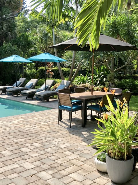 Outdoor BBQ and Poolside dining