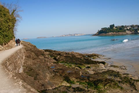 Beach nearby, sun loungers