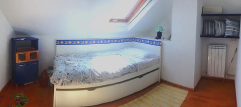 2 bedrooms, iron/ironing board, cribs/infant beds, WiFi