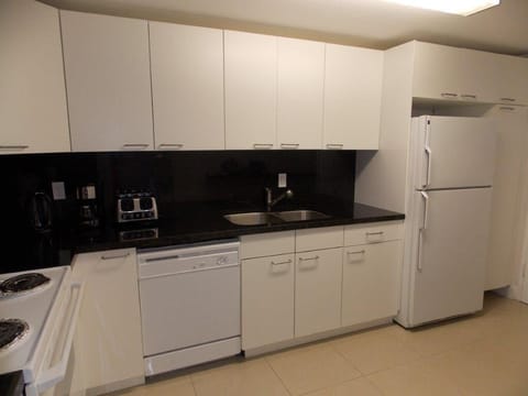 Fully Renovated Kitchen