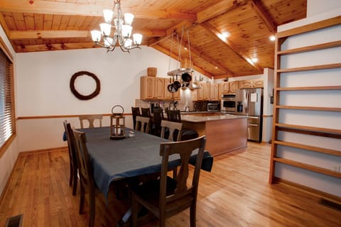 Kitchenside dining area