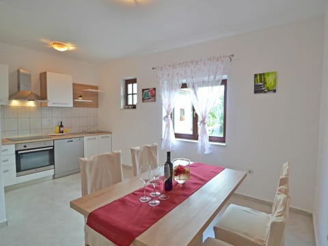 Table, Property, Furniture, Cabinetry, Countertop, Wood, Lighting, Chair, House, Interior Design