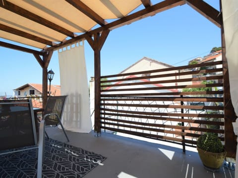 Property, Sky, Plant, Building, Shade, Wood, Interior Design, Flowerpot, Outdoor Furniture, Hardwood