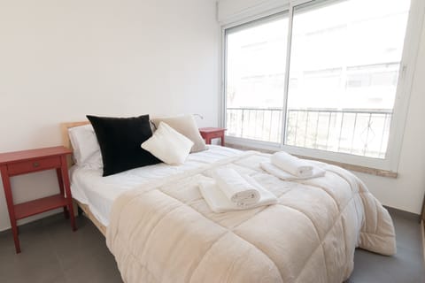 Cozy bedroom in Tel Aviv apartment 