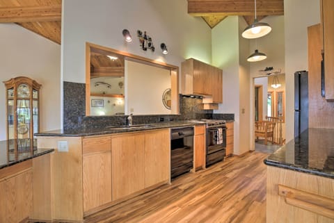 Kitchen | Main Level | Cooking Basics | Dishware/Flatware