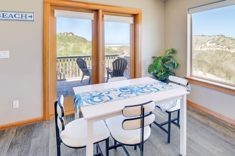 Gather at the breakfast nook in the sun for doughnuts and coffee.
