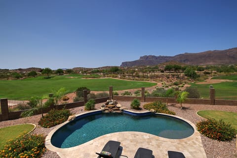 Relax on the 7th hole of Dinosaur Mountain Golf Course