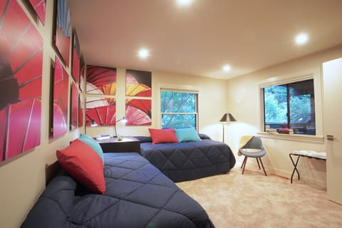 Twin beds, can be converted to a king