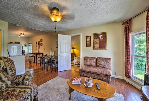 Geneva-on-the-Lake Vacation Rental | 2BR | 1BA | 1,000 Sq Ft | Steps Required