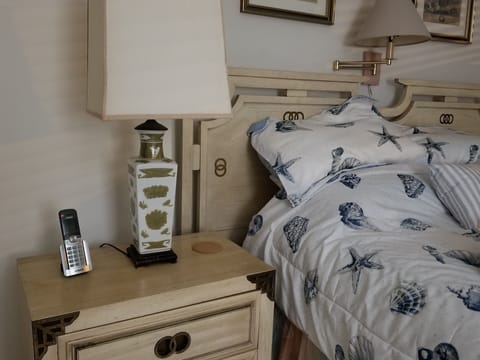 2 bedrooms, iron/ironing board, free WiFi