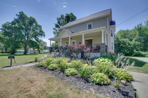 Geneva-On-The-Lake Vacation Rental | 2BR |1.5BA | 1,000 Sq Ft | Steps Required