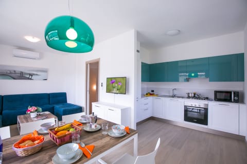 Kitchen and dining area