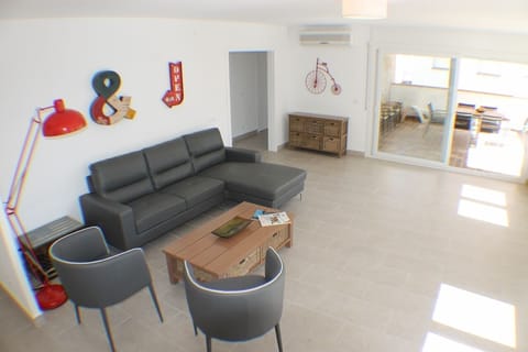 Living area | TV