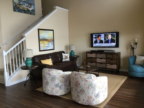 Living area | Smart TV, DVD player, video library